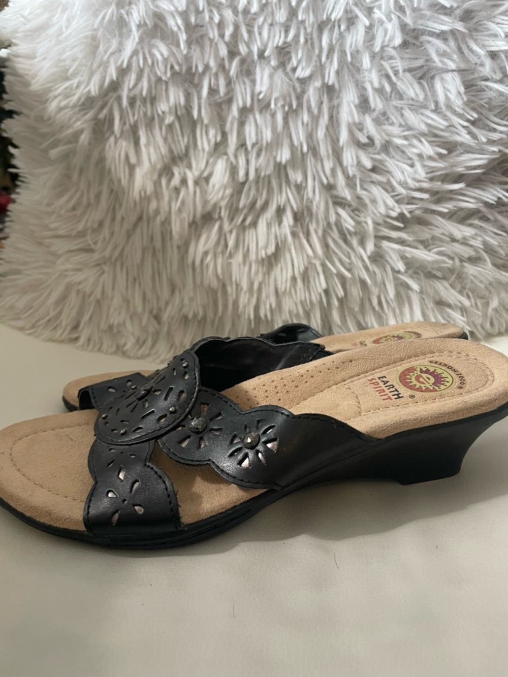 Earth Spirit Black Leather Floral Cutout Wedge Sandals Size‎ 8